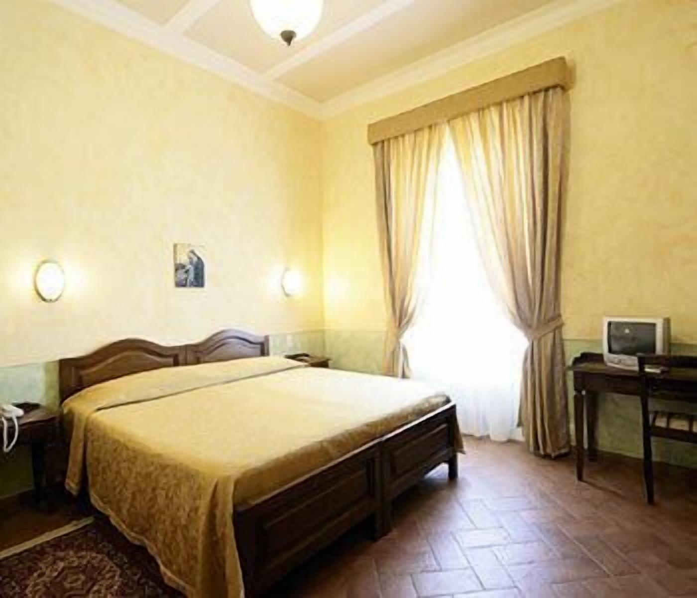 Hotel Oasi Neumann كورتونا المظهر الخارجي الصورة