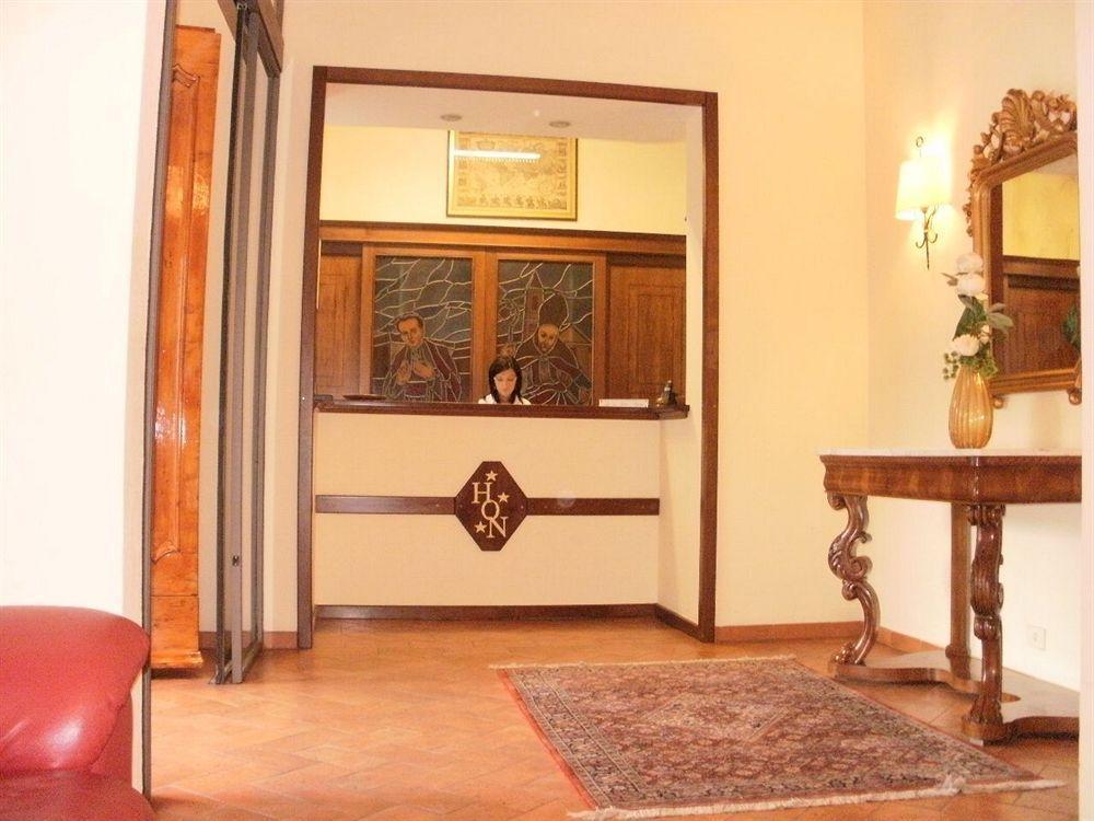 Hotel Oasi Neumann كورتونا المظهر الخارجي الصورة