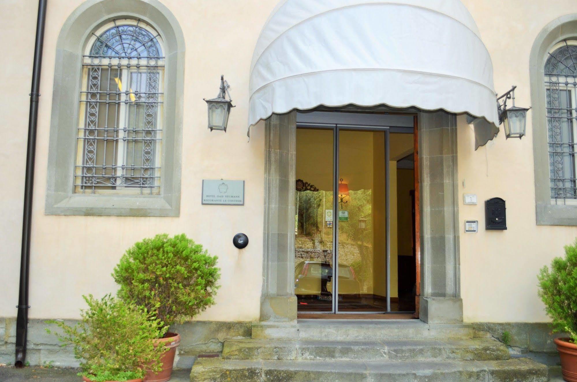 Hotel Oasi Neumann كورتونا المظهر الخارجي الصورة